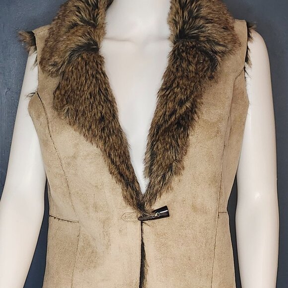 Reversible Faux Fur Vest - Picture 2 of 2